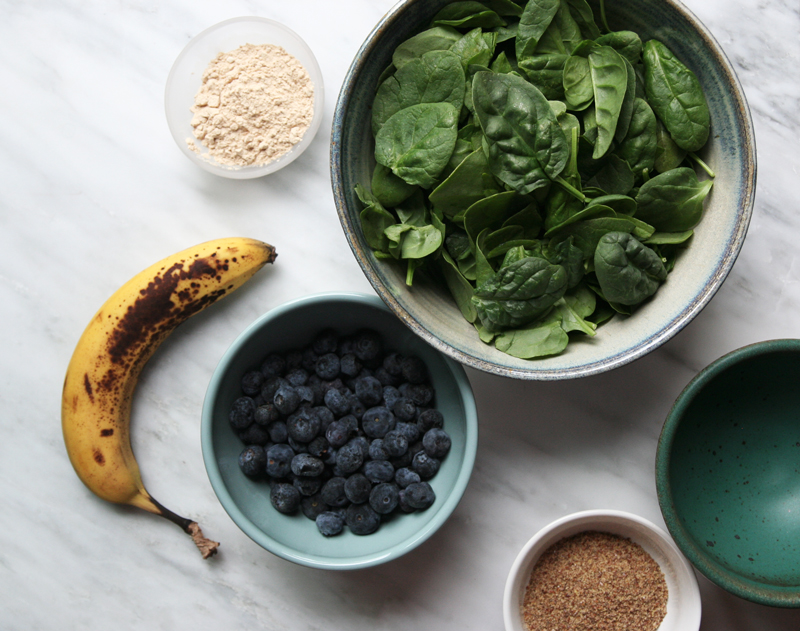 Graham's Blueberry + Banana Green Smoothie - Willa Wellness