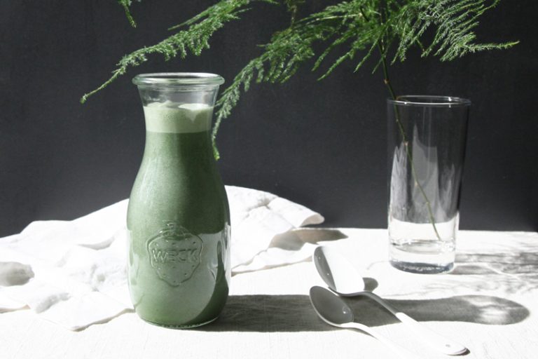 Blue-Green Spirulina Milk